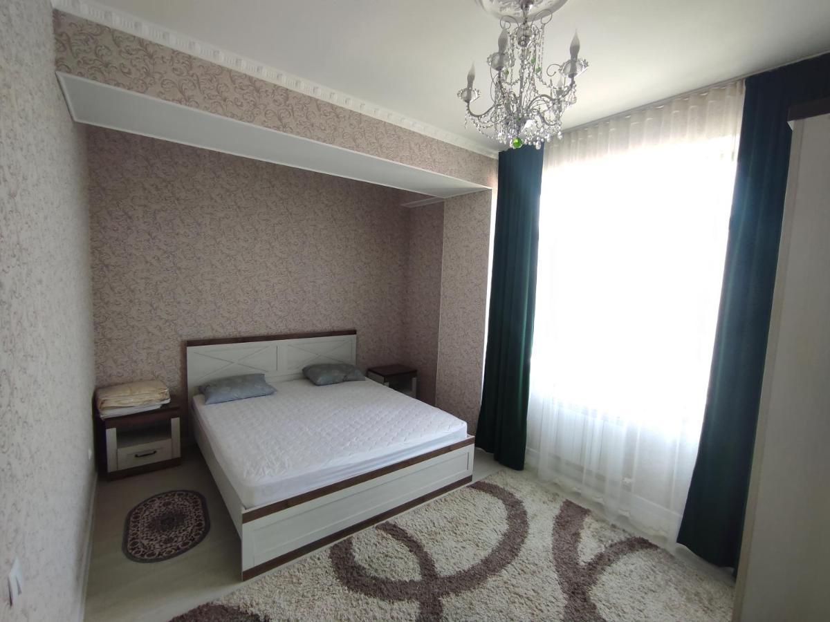 Prestigious Apartment In Bishkek Exteriör bild