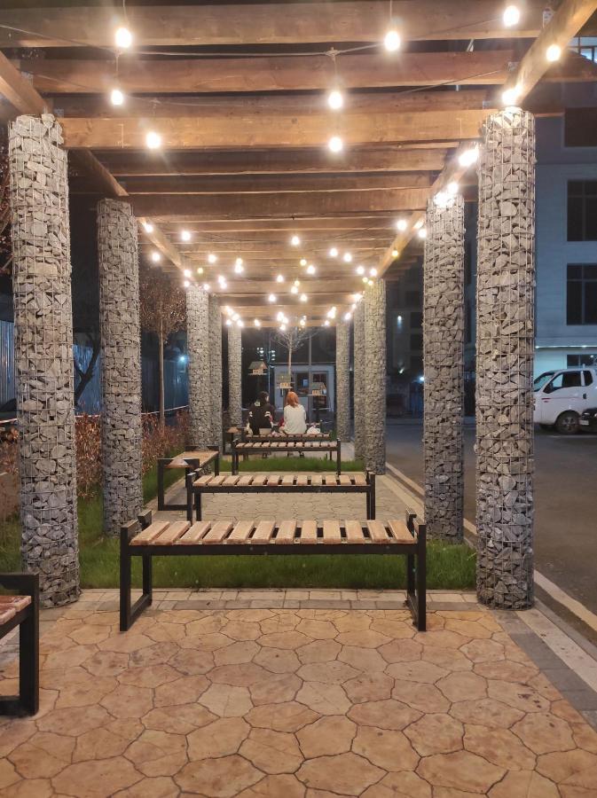 Prestigious Apartment In Bishkek Exteriör bild