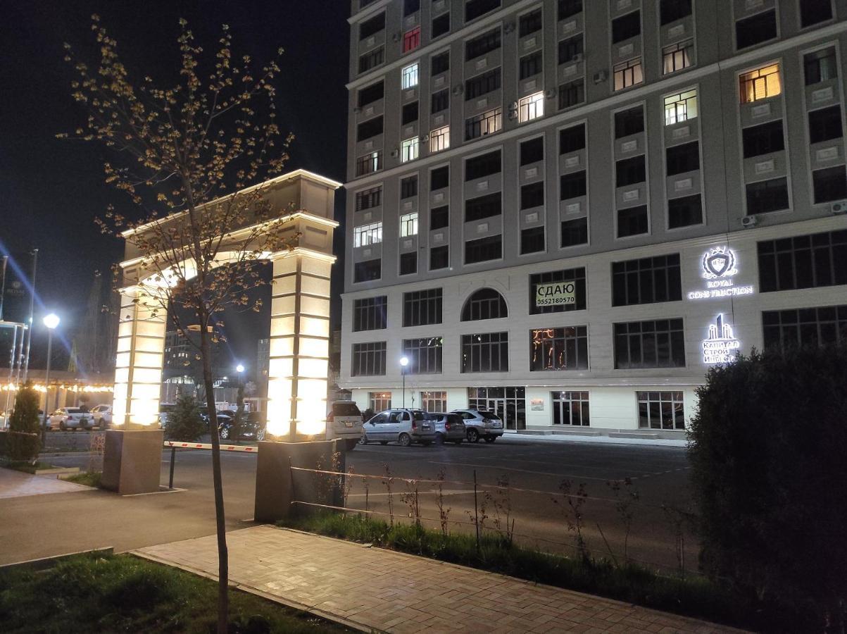 Prestigious Apartment In Bishkek Exteriör bild